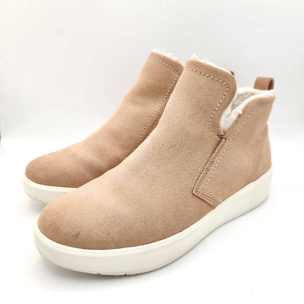 Clarks Layton Star Suede Shearling Ankle Sneaker Women's 7.5 Tan Booties Outdoor